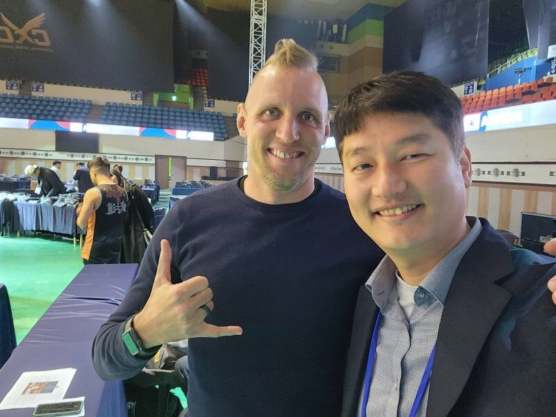 세계종합격투기대회 기자회견 외국어 통역 총괄 참여