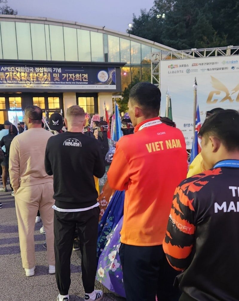 세계종합격투기대회 기자회견 외국어 통역 총괄 참여